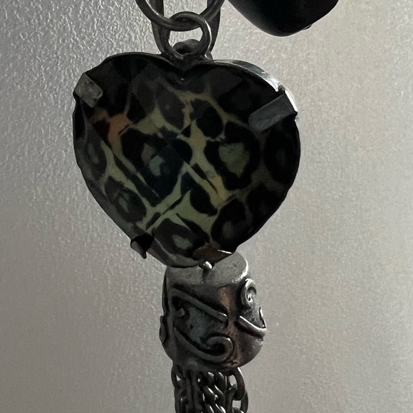 Simulated Black Onyx Heart w/charms on brushed large link, long 28” chain. - Picture 3 of 4